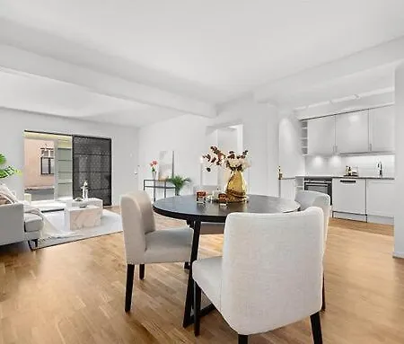 Luxury, Newly Renovated 3 Bedroom, 78m Sq In Grunnerlokka * Oslo
