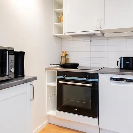 Newly Renovated 3 Bedrm, Spacious 80m Sq, Comtemporary In Trendy Oslo-grunnerlokka * Oslo