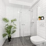 Newly Renovated 3 Bedrm, Spacious 80m Sq, Comtemporary In Trendy Oslo-grunnerlokka Apartman *